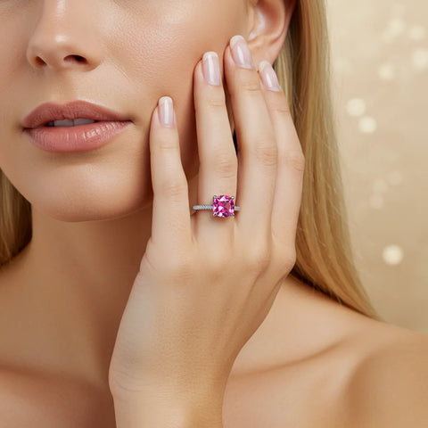Anel Cristal Rosa com Cravação Lateral em Prata 925