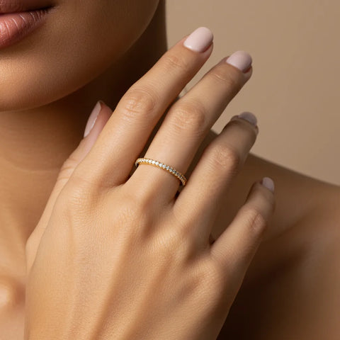 Anel Fino com Cristais em Banhado a Ouro 18k