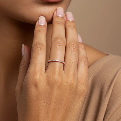 Anel Fino com Cristais em Banhado a Ouro Rosé 18k