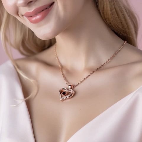 Colar Duplo Coração com Cristal Vermelha Banhado a Ouro 18K